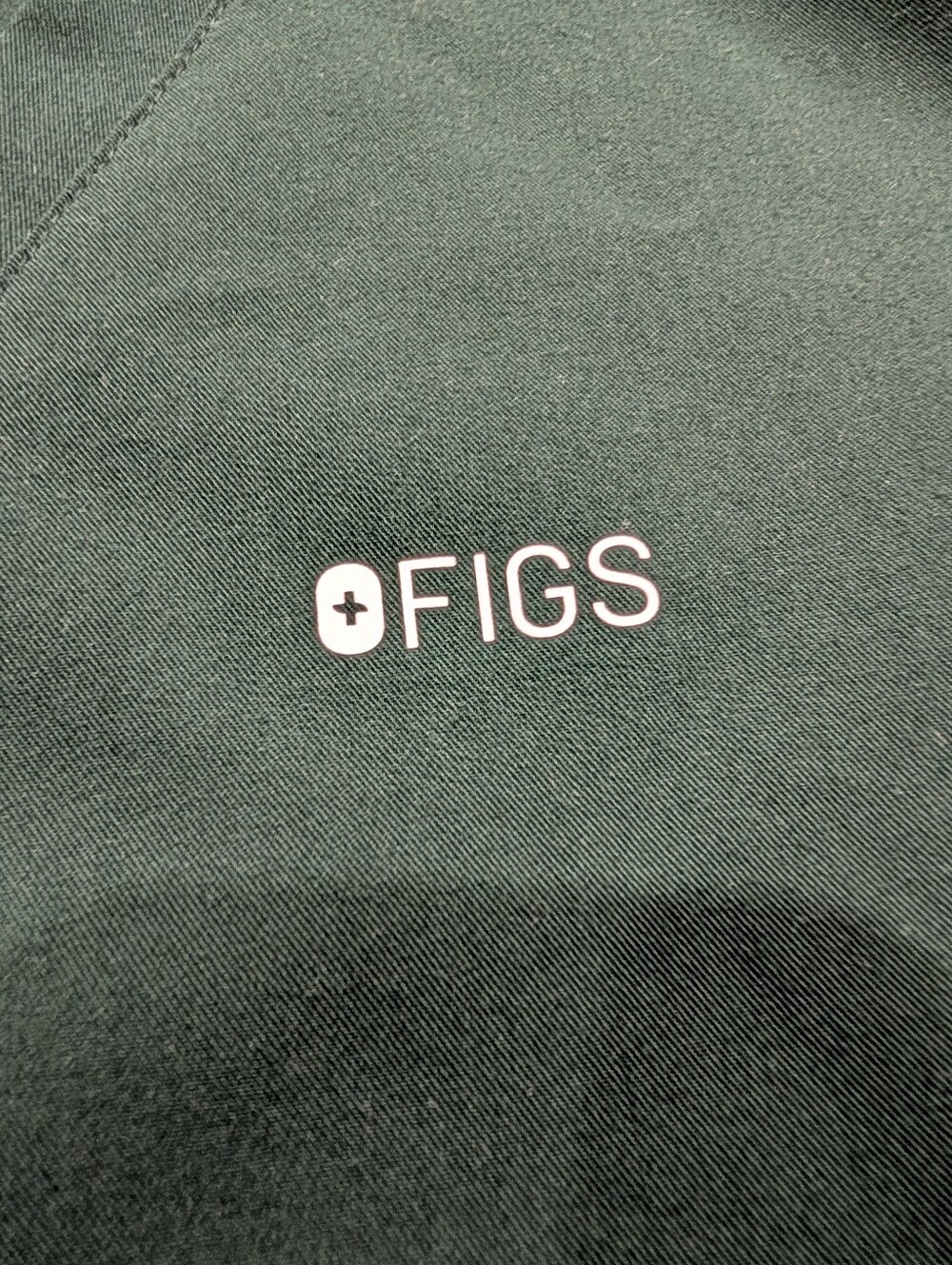 FIGS | Casma Three Pocket Scrub Top In British Racing Green - Picture 9 of 14
